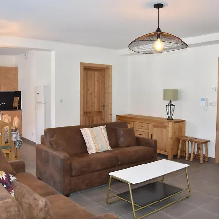 Bel Avec Terrasse, Proche Du Telepherique Et Centre Aquatique A - Fr-1-464-205 Apartment